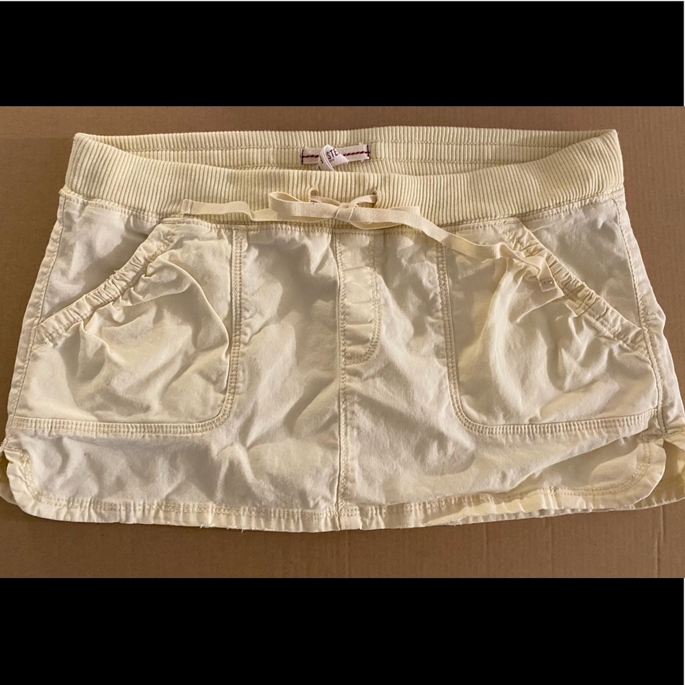 Light yellow skirt